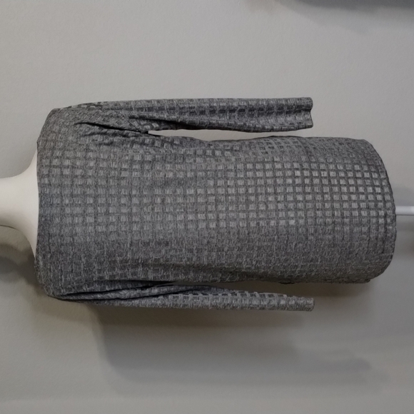 Zara W&B blouse top gray square Texture 3/4 sleeve size medium - Picture 6 of 10